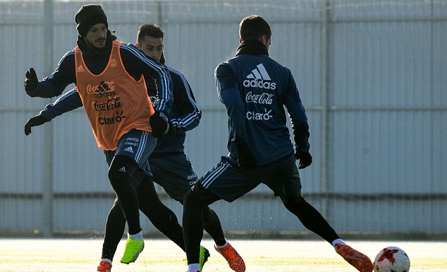 Buổi tập này không hiểu vì lý do gì, Messi đã không góp mặt.