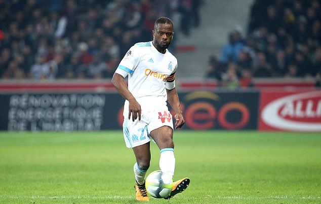 Dù vậy, đại diện của Evra khẳng định, cựu ngôi sao Man United vẫn đang nhận được khá nhiều lời đề nghị từ khắp châu Âu.