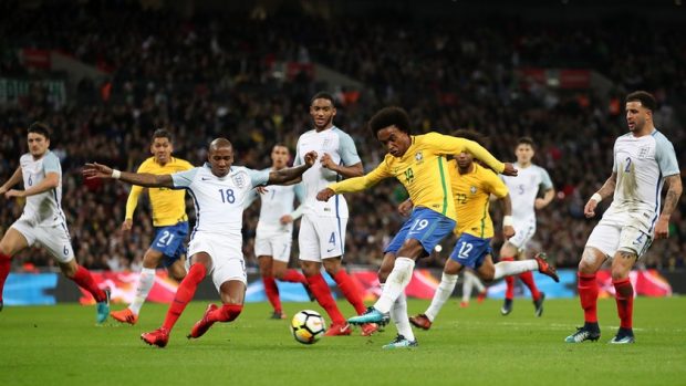 Thế nhưng Chris Smalling không được gọi lên tuyển Anh tham dự 2 trận giao hữu vừa qua gặp Đức và Brazil.