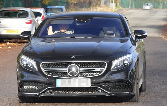 Hiện tại, Man United đang kém Man City tận 8 điểm trên BXH Premier League.