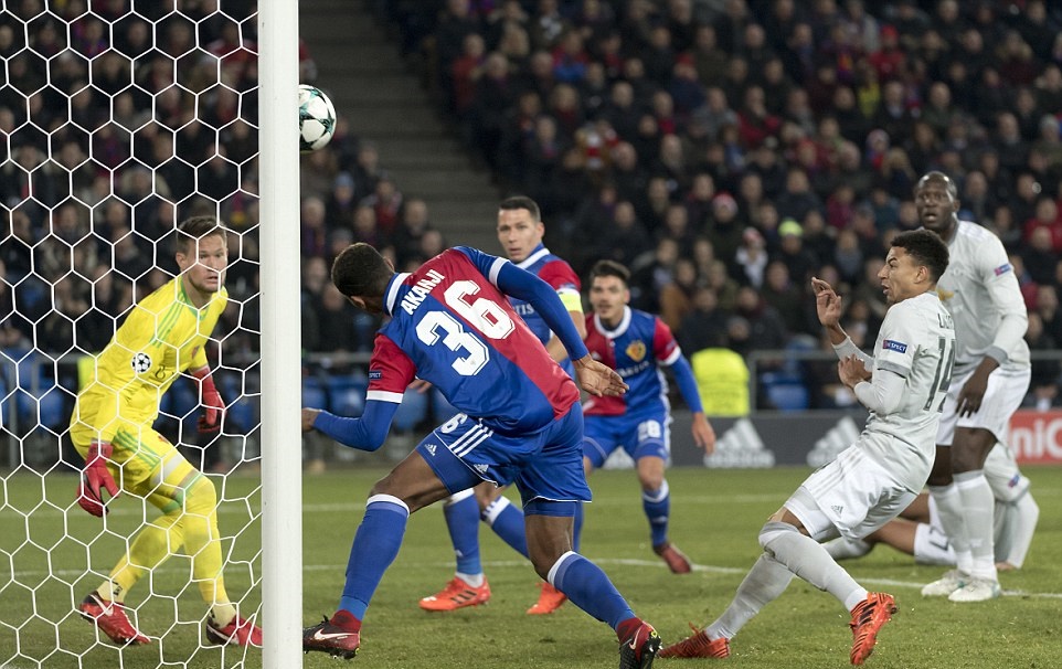 Basel thi đấu kiên cường, không cho Man United nhiều cơ hội.