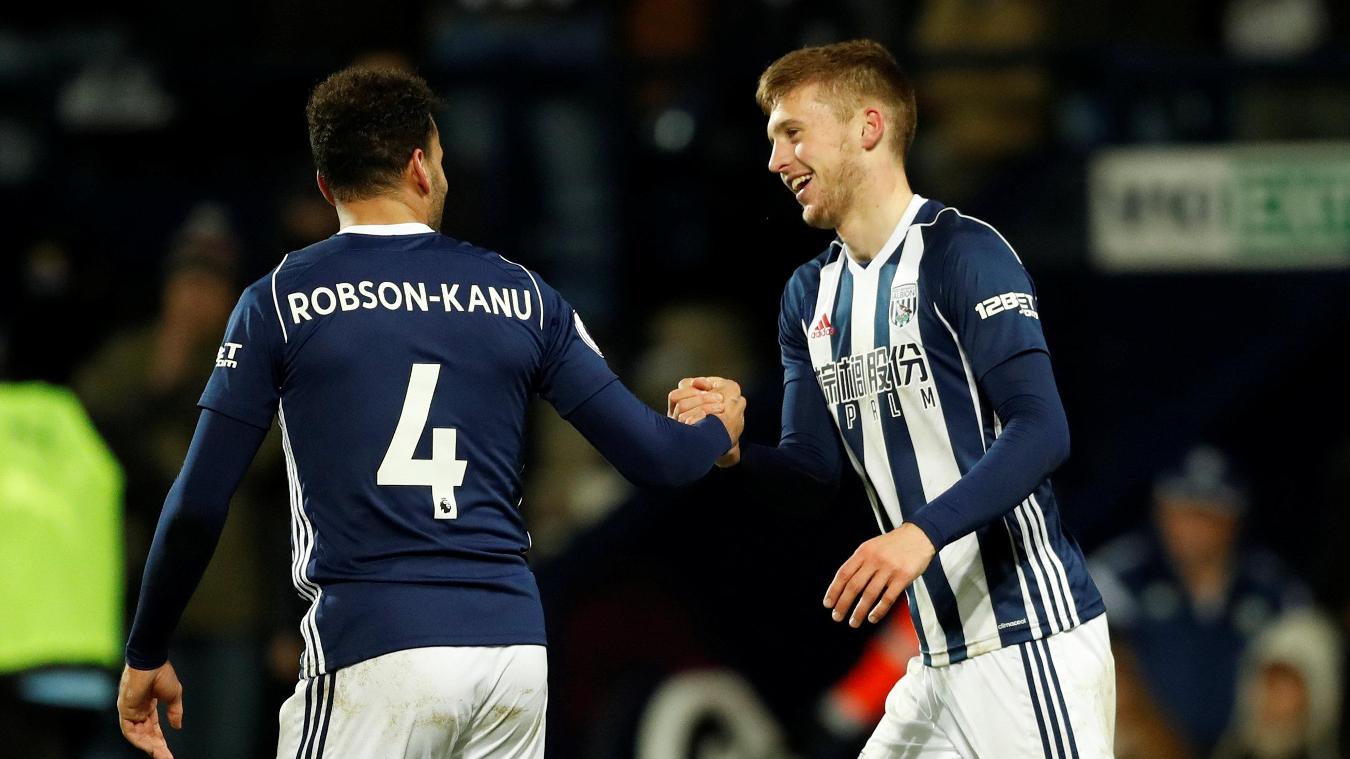West Brom 2-2 Newcastle: Sam Field là cầu thủ tuổi teen thứ 2 ghi bàn cho West Brom ở Premier League. Người trước đó thiết lập nên kỳ tích này là Romelu Lukaku khi còn khoác áo West Brom dưới dạng cho mượn.