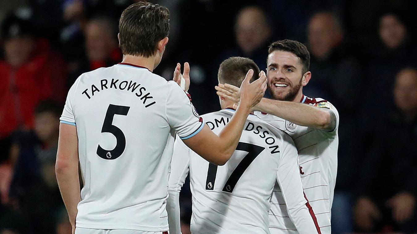 AFC Bournemouth 1-2: Đây là chiến thắng trên sân khách thứ 4 của Burnley  kể từ đầu mùa, thành tích tốt nhất của họ trong lịch sử tham dự Premier League dù giải đấu chỉ mới trôi qua 14 vòng đấu.