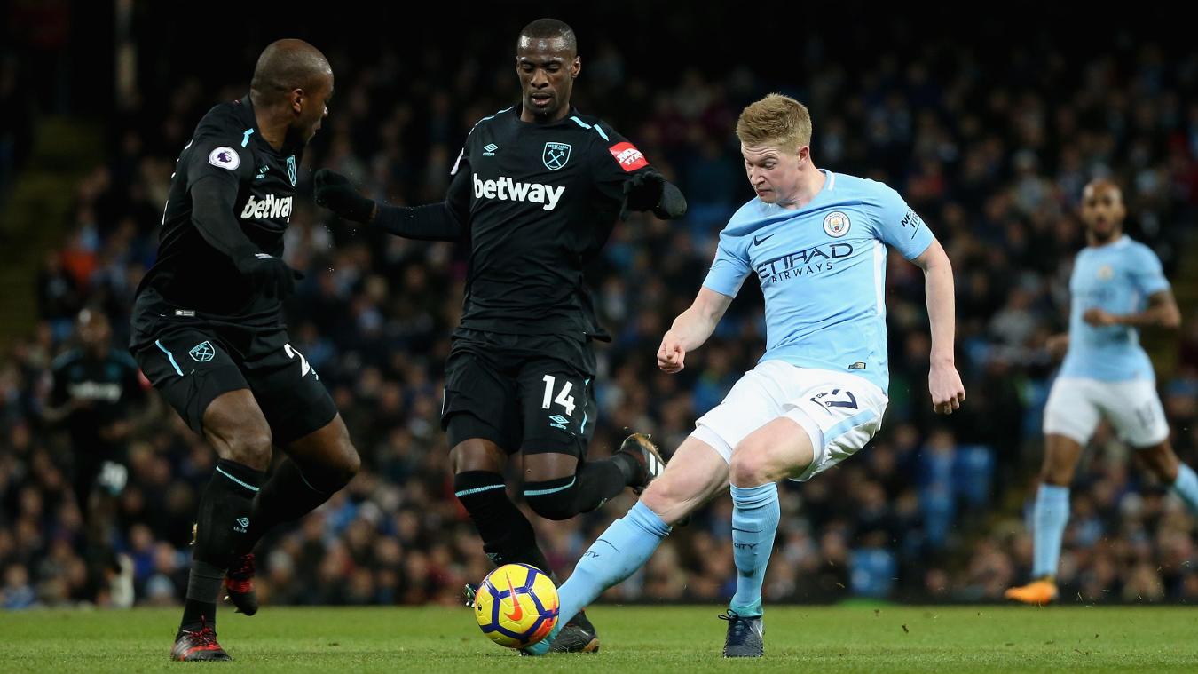 Man City 2-1 West Ham: Kể từ khi có màn ra mắt Man City hồi tháng Chín, 2015 đến nay, Kevin de Bruyne đã có được 35 pha kiến tạo ở Premier League, nhiều hơn bất kỳ cầu thủ nào khác trong số 5 giải VĐQG hàng đầu châu Âu. Một thành tích quá đỗi ấn tượng của tiền vệ người Bỉ.