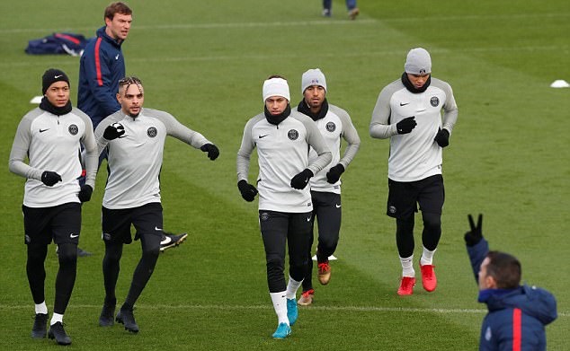 Tuy vậy, điều đó chẳng thể khiến bầu không khí sân tập của PSG trở nên căng thẳng.