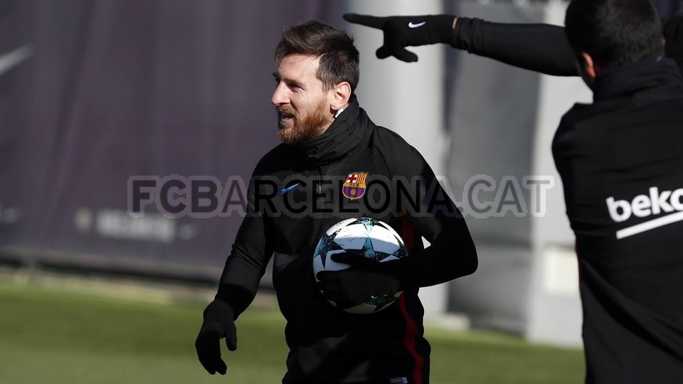 Sở dĩ Messi và đồng đội không có thời gian nghỉ ngơi là bởi họ sắp có trận đấu ở Champions League.