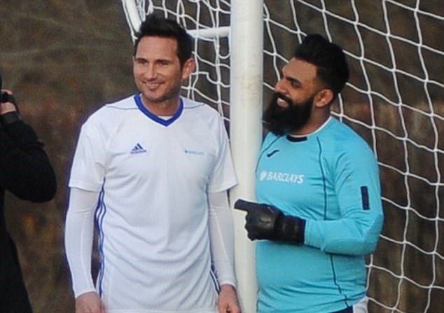 Lampard vừa trở lại khu vực Bắc London, nơi anh từng có khoảng thời gian tuổi thơ chơi bóng với đám bạn cùng trang lứa.