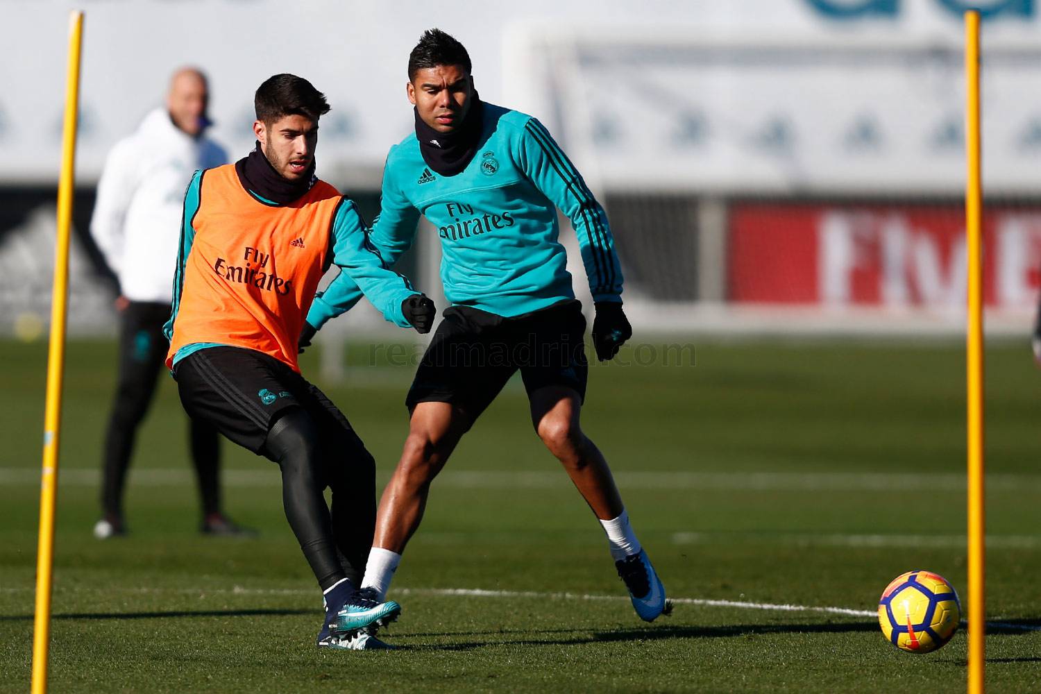 Đang kém đối thủ tận 11 điểm và thi đấu ít hơn 1 trận, Real rất cần 3 điểm để tiếp tục nuôi hy vọng bảo vệ thành công ngôi vương La Liga.