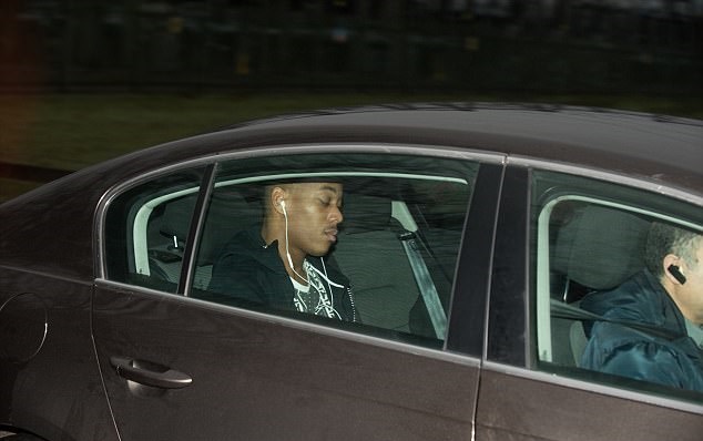 Do lịch thi đấu dày đặc ở giai đoạn Giáng sinh, HLV Mourinho buộc phải xoay tua đội hình.