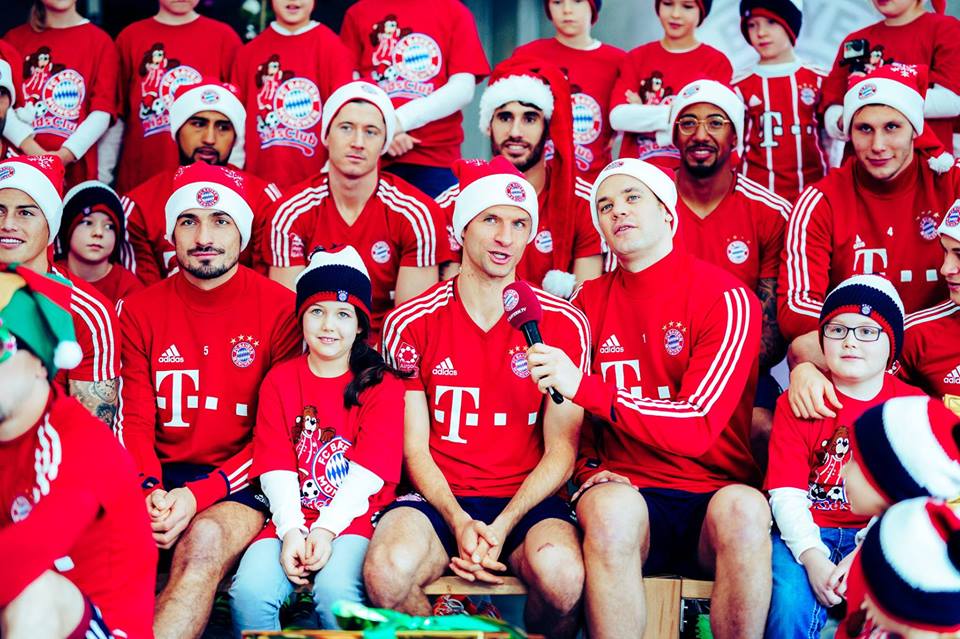 Độc bá Bundesliga, Bayern Munich mở tiệc Giáng sinh đầy màu sắc - Bóng Đá