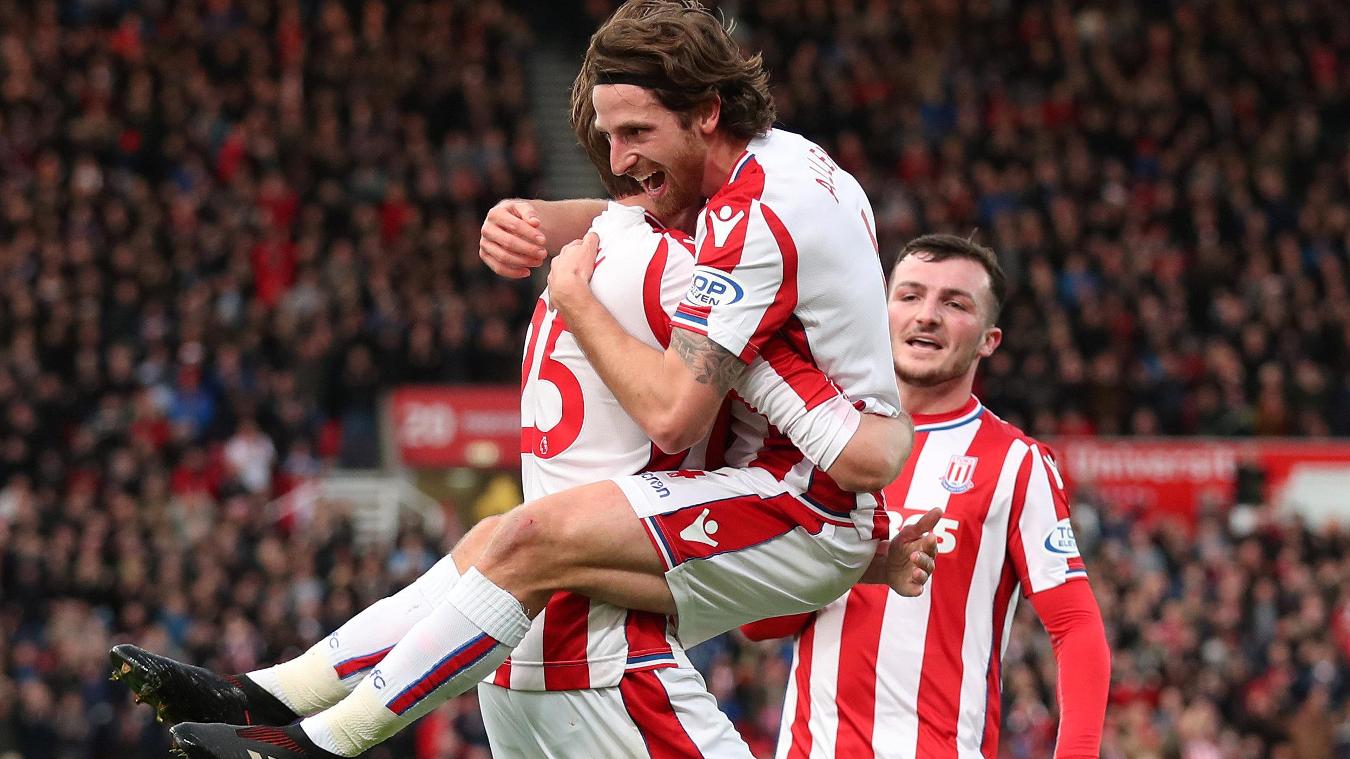 Stoke City 3-1 West Bromwich Albion: Lần đầu tiên trong sự nghiệp đá Premier League, Joe Allen ghi bàn và kiến tạo trong cùng 1 trận đấu.
