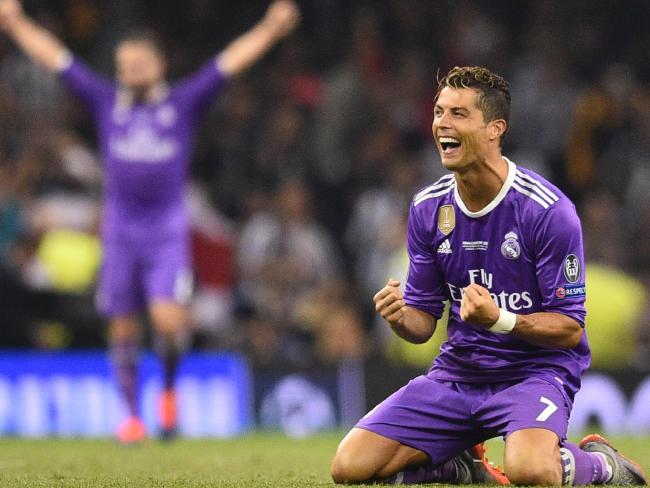 Năm qua, Ronaldo đã cùng Real Madrid vô địch La Liga, Champions League, Siêu Cúp châu Âu, Siêu Cúp TBN và FIFA Club World Cup.