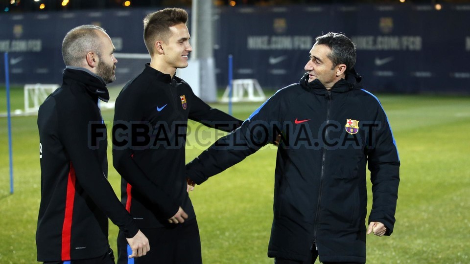 Sau khoảng 2 tuần nghỉ lễ, các cầu thủ Barcelona đã có mặt tại sân tập.