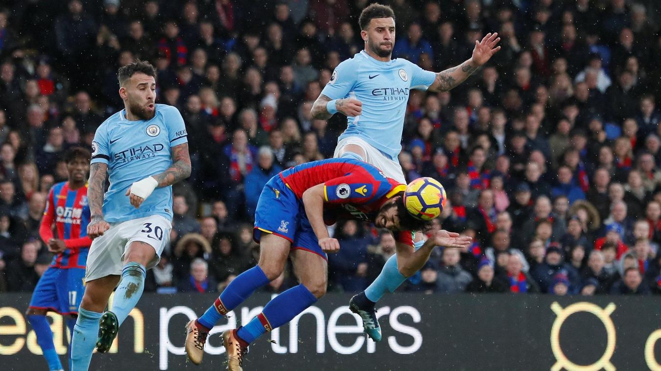 Crystal Palace 0-0 Manchester City: Dù mất mạch trận thắng liên tiếp nhưng Man City vẫn chưa thua ở Premier League mùa này sau 21 vòng đấu. Xem ra chức vô địch khó thoát khỏi tay thầy trò Pep Guardiola.