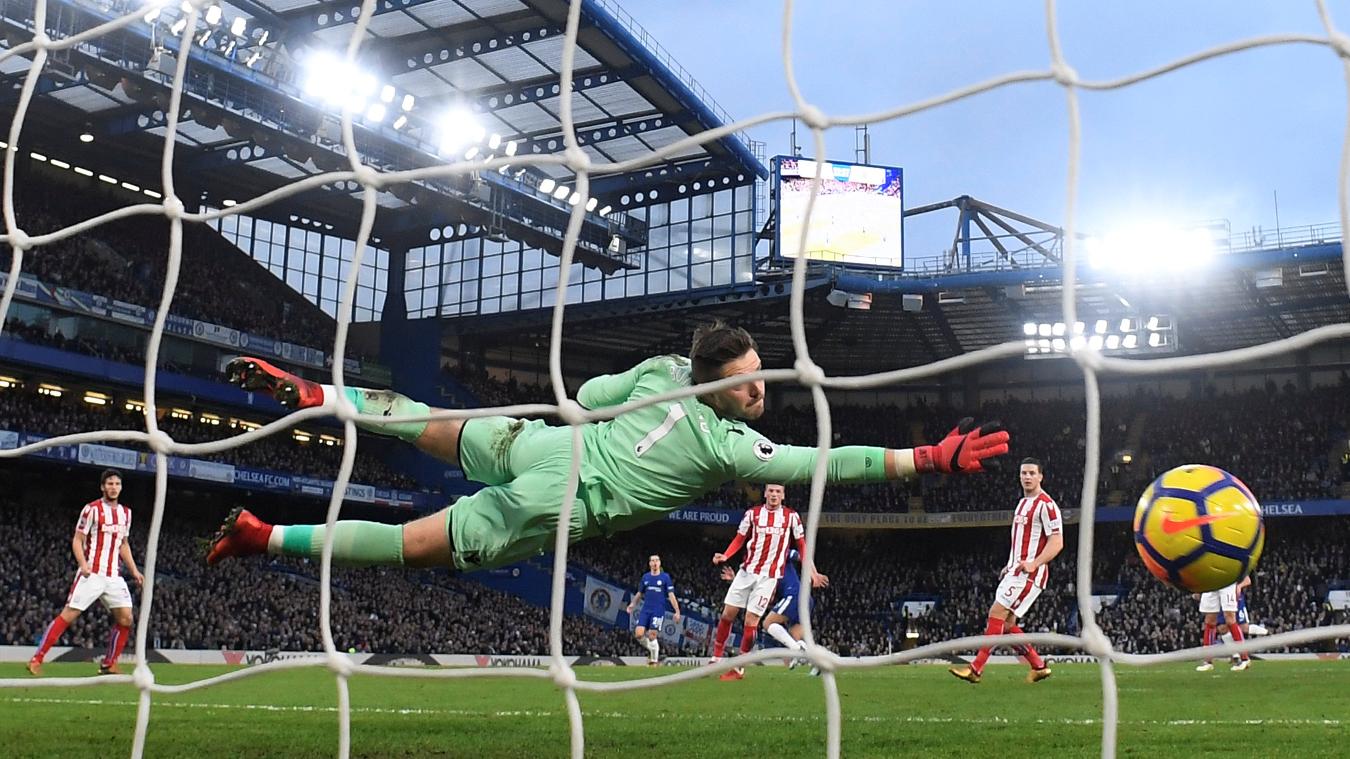 Chelsea 5-0 Stoke City: Trên sân Stamford Bridge, Chelsea đã có chiến thắng tưng bừng trước Stoke City.