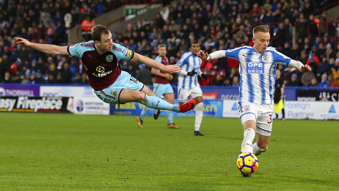 Huddersfield Town 0-0 Burnley: Tỷ số 0-0 phản ánh đúng cục diện trận đấu.