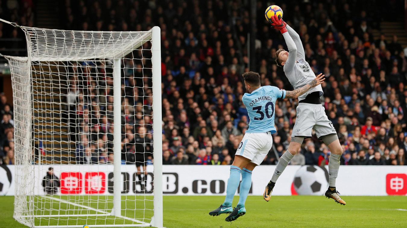 Crystal Palace 0-0 Manchester City: Hòa Crsytal Palace, chuỗi trận thắng liên tiếp của Man City đã dừng lại ở con số 18. Wayne Hennessey cũng là thủ thành đầu tiên của Palace giữ sạch lưới khi đối đầu Man City kể từ tháng 5/1993.