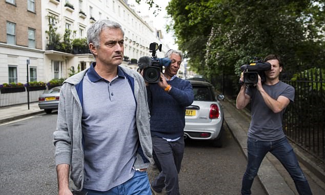 Mourinho hay có mặt ở London khoảng thời gian gần đây.