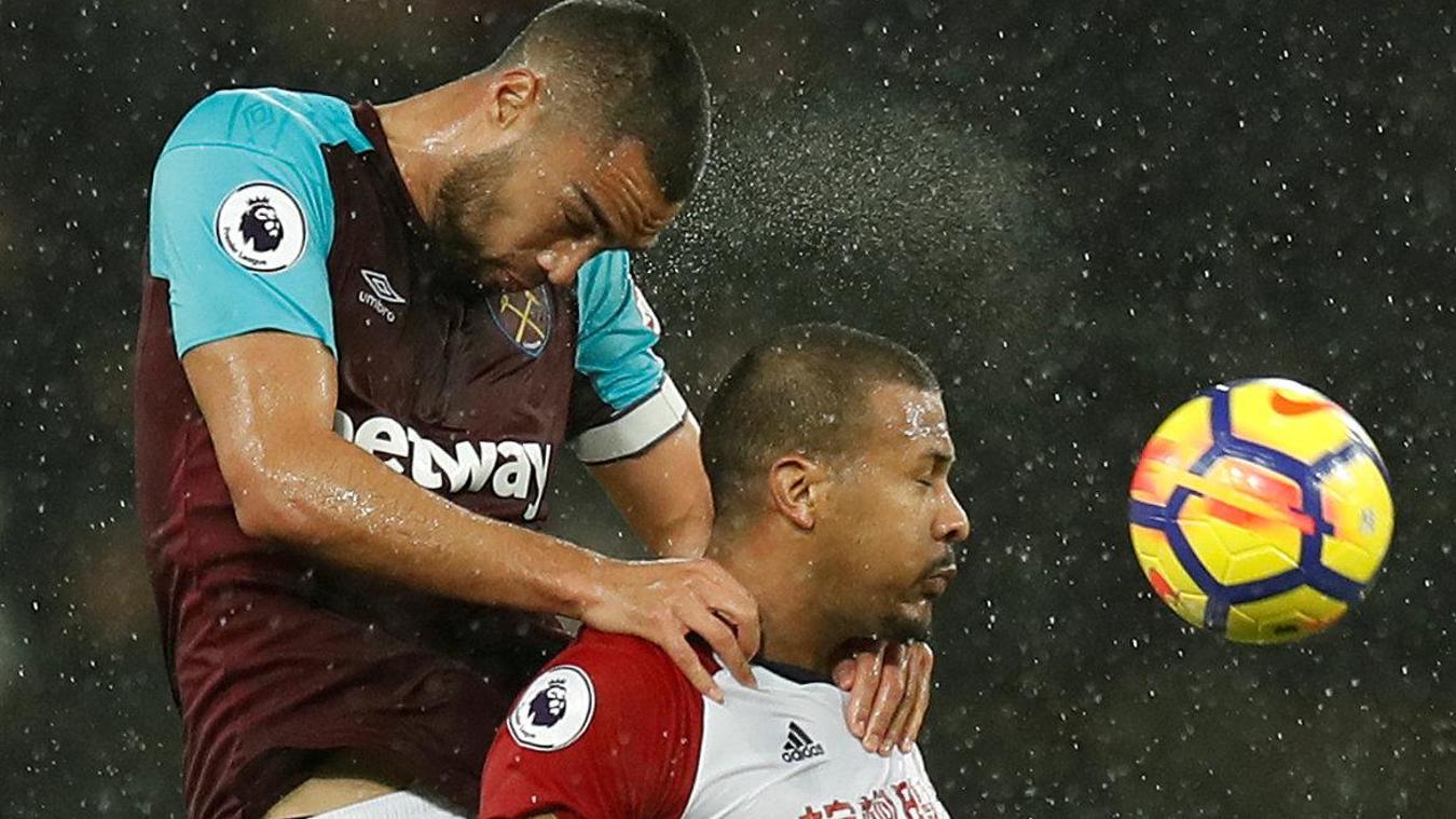 West Ham United 2-1 West Bromwich Albion: Họ thi đấu chắc chắn và ghi được những bàn thắng quan trọng.