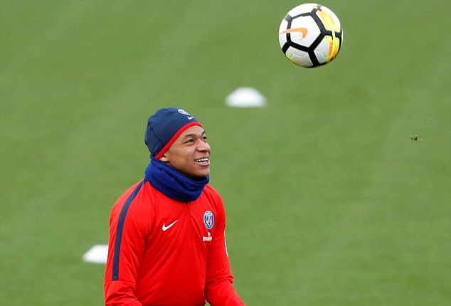 Neymar tỏ ra mệt nhoài sau kỳ nghỉ phá sức bên người đẹp - Bóng Đá