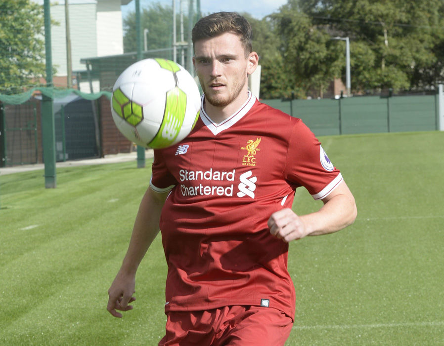 Hậu vệ trái Andrew Robertson.