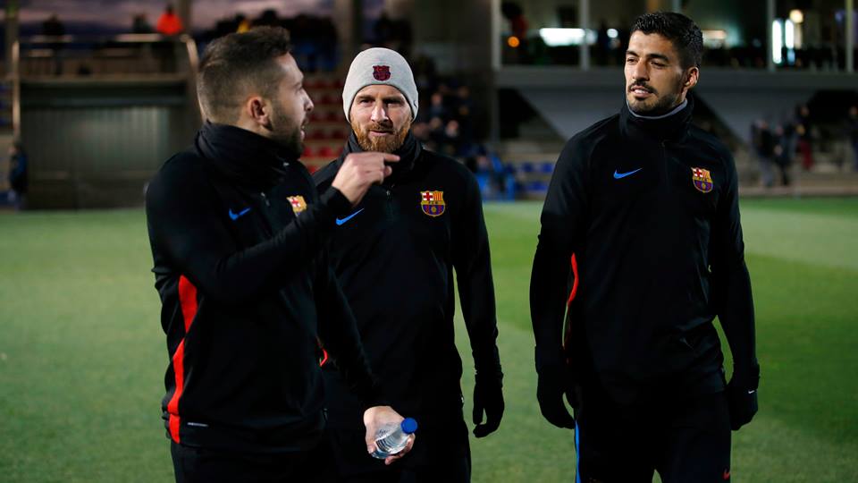 Chùm ảnh: Barcelona tập luyện - Bóng Đá