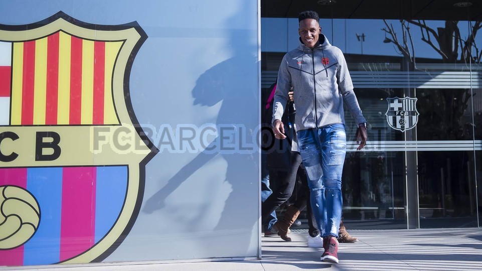 Tân binh phí giải phóng 100 triệu euro đã có mặt tại Barcelona - Bóng Đá