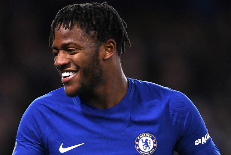 Ém kỹ Batshuayi trên sân tập, Conte nói không với phiên chợ Đông - Bóng Đá