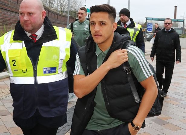 Sanchez lộ vẻ lo âu trước đại chiến Tottenham - Bóng Đá