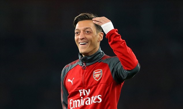 CHÍNH THỨC: Tất cả ra đi, chỉ Mesut Ozil ở lại chèo lái Arsenal - Bóng Đá