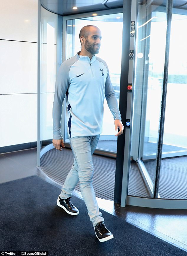 Lucas Moura vẫn chưa thể ra sân tập - Bóng Đá