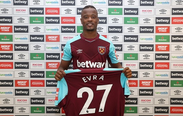 Lần đầu của Patrice Evra ở West Ham - Bóng Đá