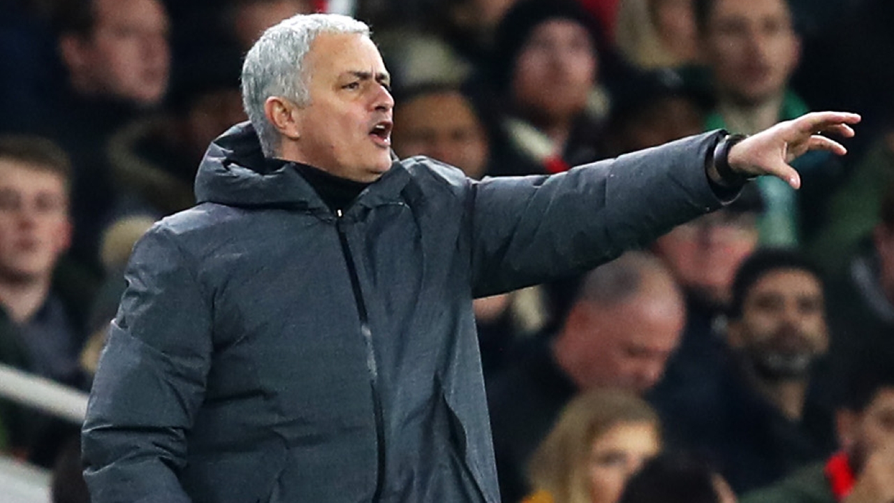 Mourinho cần thêm 4 mục tiêu.