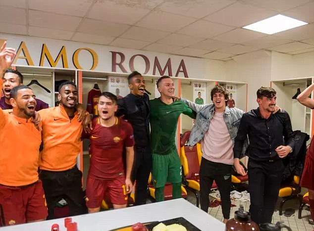 AS Roma hủy diệt Barca, thành Rome mở hội - Bóng Đá