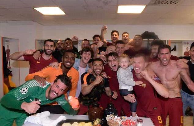 AS Roma hủy diệt Barca, thành Rome mở hội - Bóng Đá