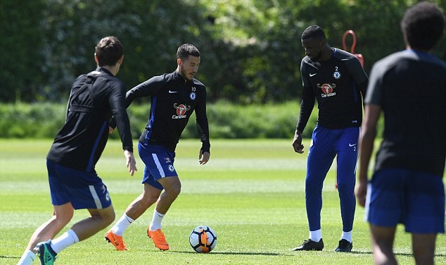 Chelsea tập luyện - Bóng Đá