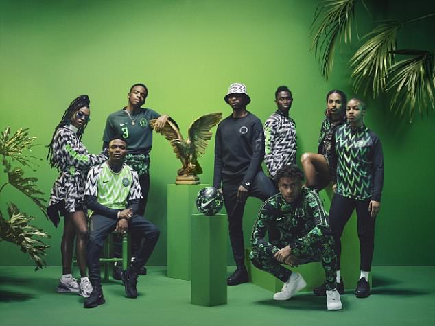 NHM xếp hàng dài, chờ mua áo đấu tuyệt đẹp của Nigeria - Bóng Đá