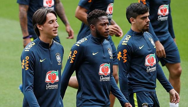 Trở lại Anfield, Coutinho quẩy sung trên sân tập cùng tuyển Brazil - Bóng Đá