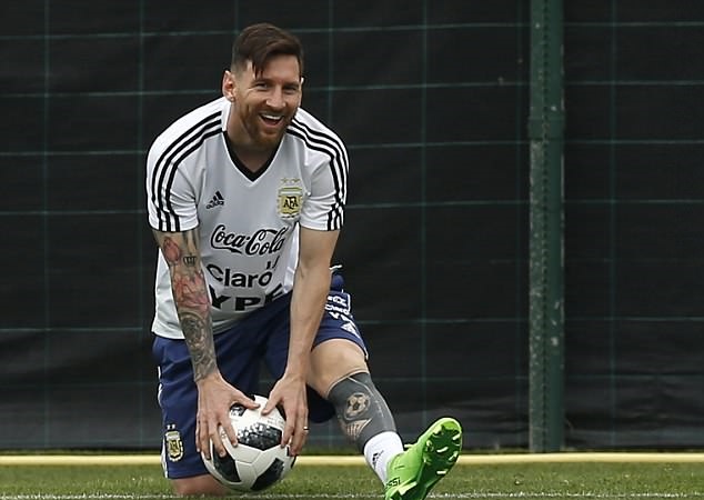 Tinh thần của Lionel Messi hiện khá tốt. Chân sút thuộc biên chế Barcelona đặt quyết tâm vô địch World Cup 2018. Cách đây 4 năm, anh đã giúp tuyển Argentina có mặt ở trận chung kết nhưng thất bại đáng tiếc trước tuyển Đức sau hơn 120 phút thi đấu.