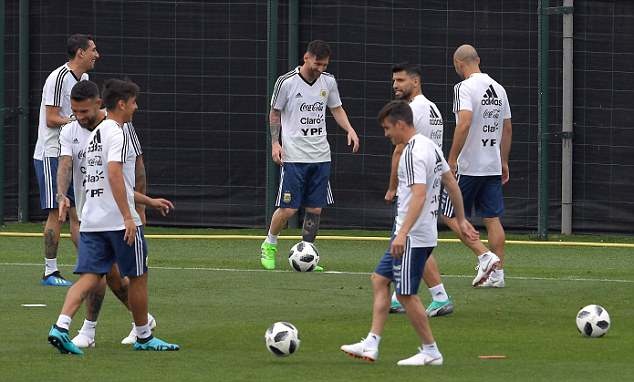 Tuyển Argentina sở hữu dàn hảo thủ trên hàng công nhưng hàng thủ của họ là những cái tên ít được biết đến.