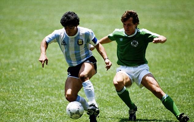 10 cầu thủ xuất sắc nhất lịch sử World Cup: Maradona hay Pele số 1? - Bóng Đá