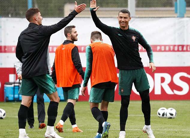 Ronaldo ghi bàn ngay khi đặt chân đến ngước Nga - Bóng Đá