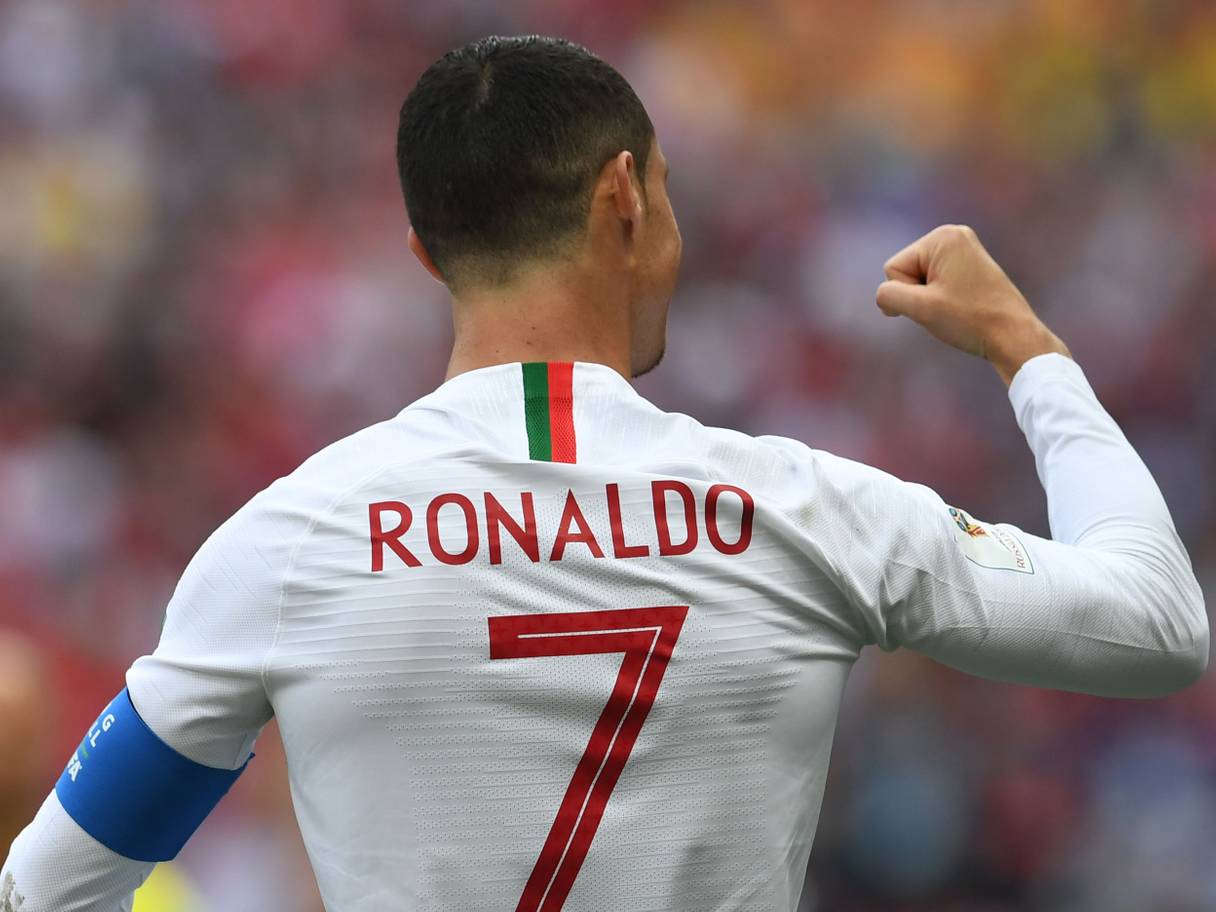 Sút tung lưới Morocco, Ronaldo lập kỷ lục siêu hạng - Bóng Đá