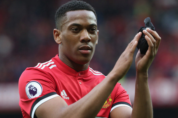 Quỷ đỏ lên kế hoạch bán Martial.