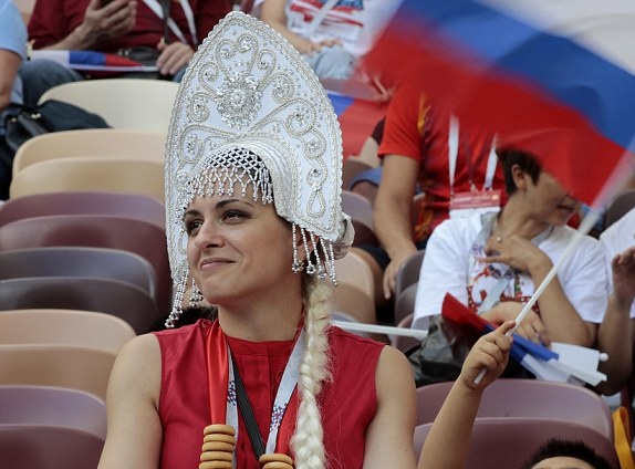 CĐV Nga khuấy động sân đấu, khiến Tây Ban Nha run sợ - Bóng Đá