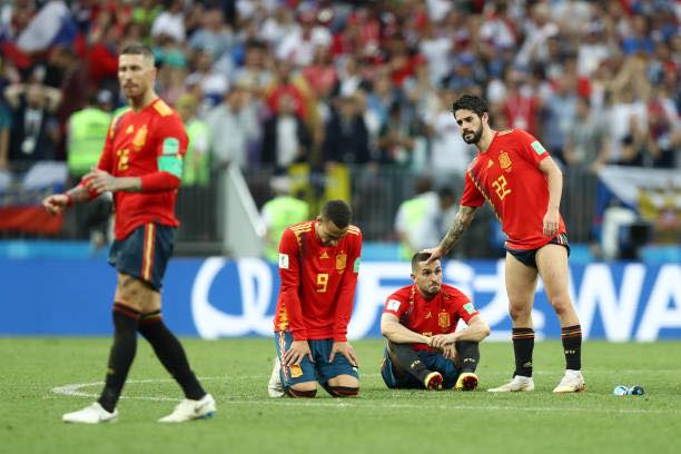 Bị loại, Tây Ban Nha và Ramos vẫn kịp lập kỷ lục - Bóng Đá