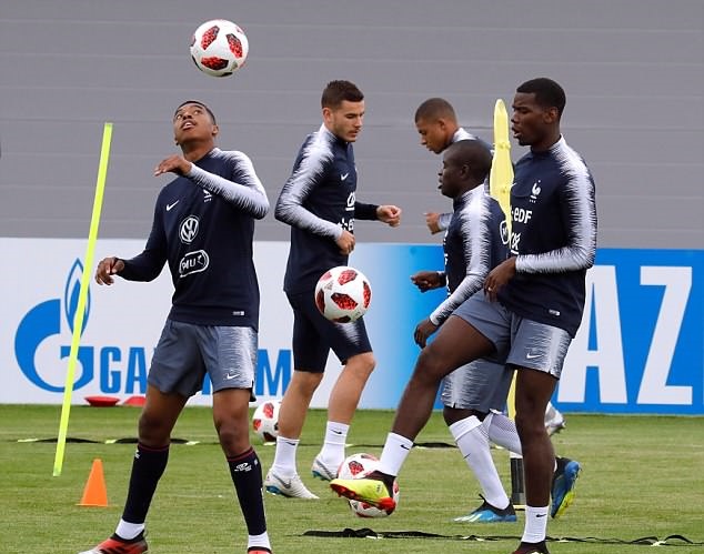 Pogba & Mbappe 'song kiếm hợp bích' trên sân tập, Pháp chờ chiến Uruguay - Bóng Đá