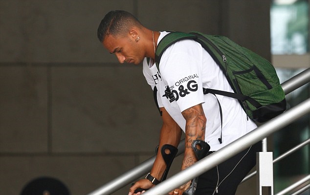 Neymar và dàn sao Brazil lầm lũi rời nước Nga - Bóng Đá