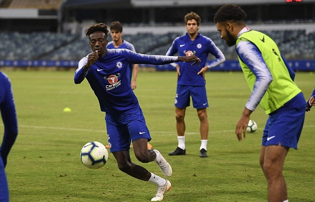 Chelsea tập cật lực, chờ màn ra mắt của HLV Sarri - Bóng Đá