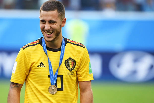 Hazard đang sốt ruột cho tương lai của mình.